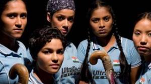 Ek Hockey Doongi Rakh Ke - YRF Remix Video - Chak De India