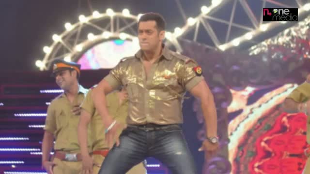 Salman Khan's Performance at Big Star Entertainment Awards 2012