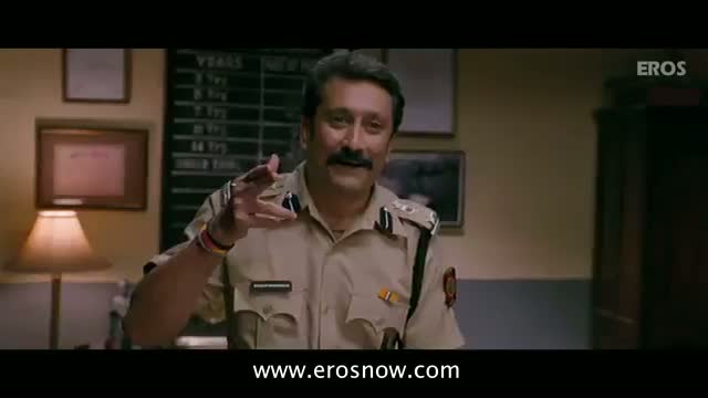 Bahattar Singh Rescues Azad From The Police - Khiladi 786