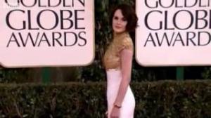 Adele Shines at Golden Globe Red Carpet Glamour
