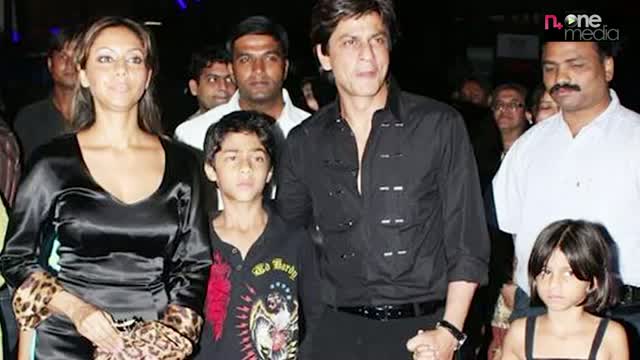 Shah Rukh Khan Helps Out Daughter Suhana With Play Lines