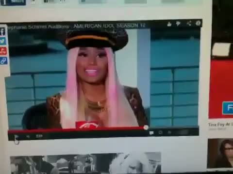 Nicki Minaj dismissed contestant on AMERICAN IDOL for wearing the same eyeliner