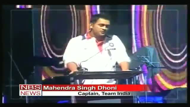 Dhoni turns drummer prior to 3rd ODI