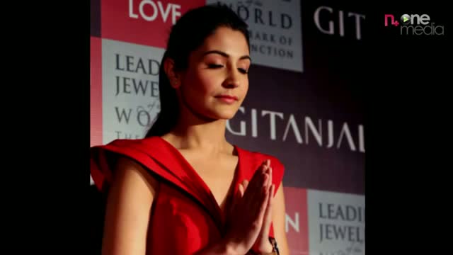 Anushka Sharma Launches 'Gitanjali Jewels-Season Of Love' Collection