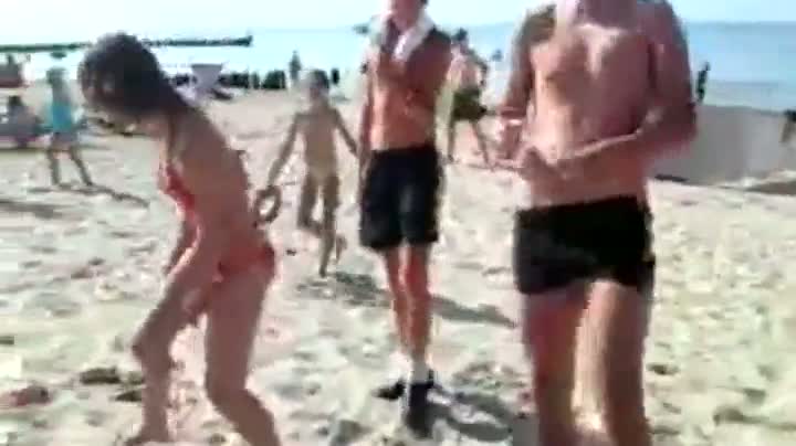 How to Prank Your Friend at the Beach