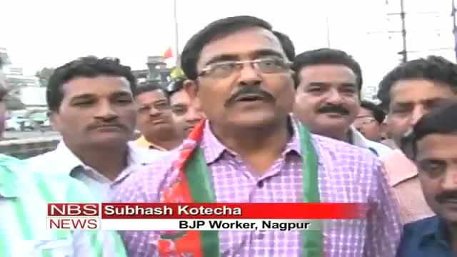 Nagpur BJP workers burn effigy of Omar Abdullah