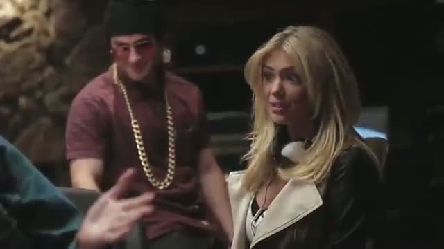 Kate Upton Gets All $exual In the Recording Studio