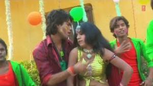 Khiyawa Dugo Puaa Sange Litti (Bhojpuri Holi Naughty Video) From Holiya Mein Laagela Paala