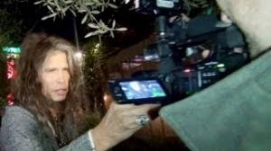 ANGRY Steven Tyler Grabs Paparazzi's Camera