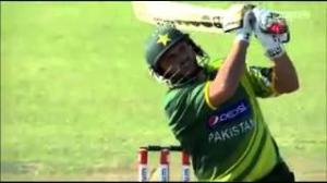 Shahid Afridi's Huge Six Out Of Stadium vs South Africa 1st ODI 2013