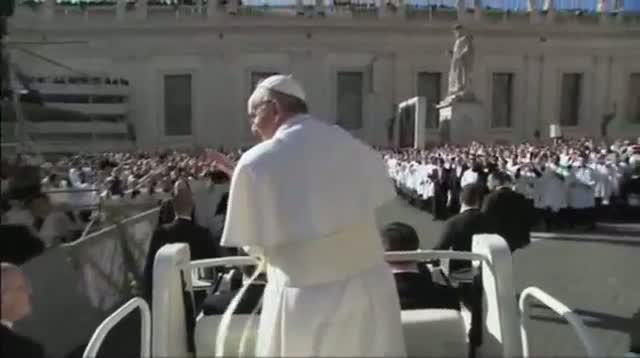 Pope Francis Rides to Installation Mass