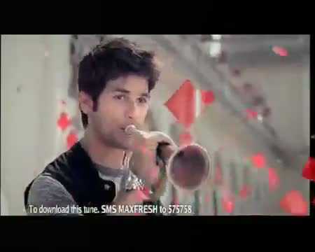 Colgate MaxFresh India Shahid Kapoor & Genelia D'Souza Ad