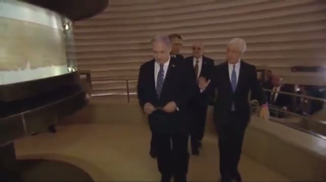 President Obama Visits Israel Museum