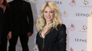 Shakira Flaunts Her Svelte Bod