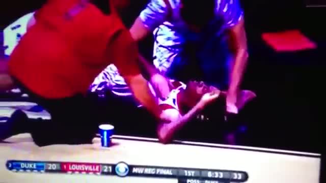 Kevin Ware's gruesome injury & teammates reaction