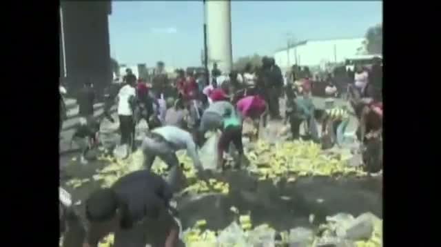 Mexico Truck Accident Leads to Beer Rush
