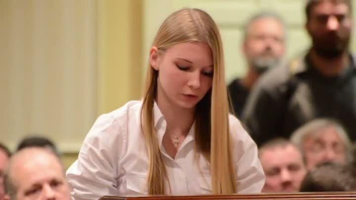 15 Year Old Girl Leaves Anti-Gun Politicians Speechless