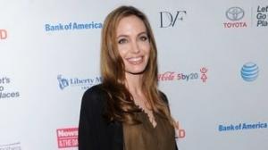 Angelina Jolie Debuts Lighter Locks