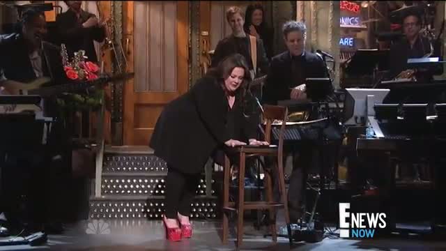 Melissa McCarthy Takes a Spill on "SNL"