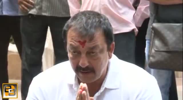 Sanjay Dutt visits dargah after court verdict