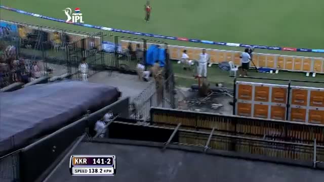 Kolkotta's amazing Super Sixes vs Hyderabad in Match 17