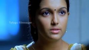 Vaishali Movie Scenes - Aadhi helping out Sindhu Menon's sister - Saranya Mohan, Thaman - Telugu Cinema Movies