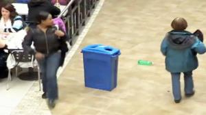 Flash Mob Makes Lady's Day for Recycling
