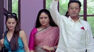 Gulshan Grover Is A Corrupt Politician - Chatur Singh Two Star (2011)