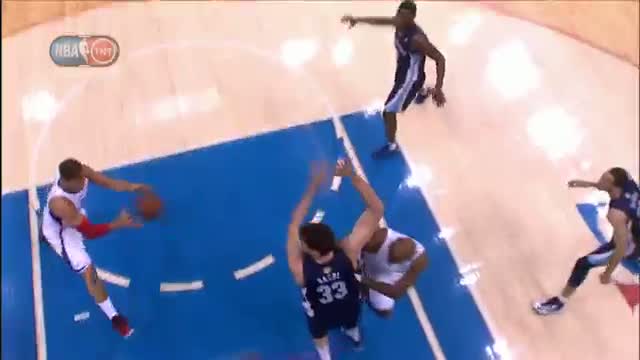 NBA: Blake Griffin Elevates to Throw Down