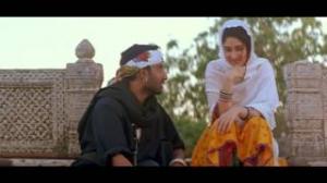 Abhishek Bachchan Is Attracted To Kareena Kapoor - Best Romantic Scene - Refugee