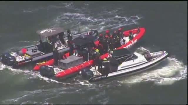 America's Cup Boat Capsizes in S.F. Bay