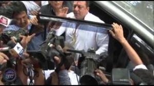 Sanjay Dutt Surrenders, MOBBED at TADA Court