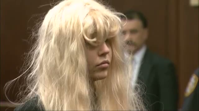 Bynes Makes Court Appearance in Wig