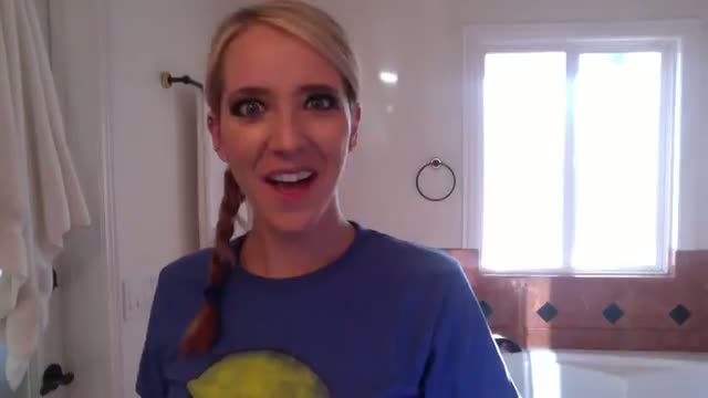 Jenna Marbles - What Girls Do In The Bathroom In The Morning