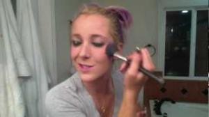 Jenna Marbles - Drunk Makeup Tutorial