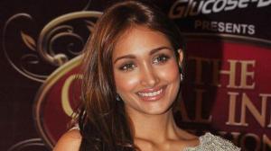 Bollywood actor Jiah Khan Commits Suicide
