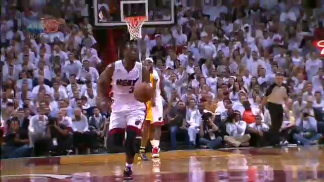 NBA: Dwayne Wade's coast-to-coast slam dunk!