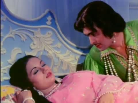 Rishi Kapoor Sneeks Into Ranjeeta Room - Romantic Scene - Laila Majnu
