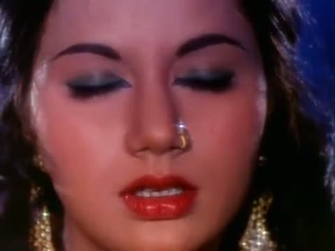 Rishi Kapoor Admires Ranjeeta's Beauty - Best Romantic Scene - Laila Majnu