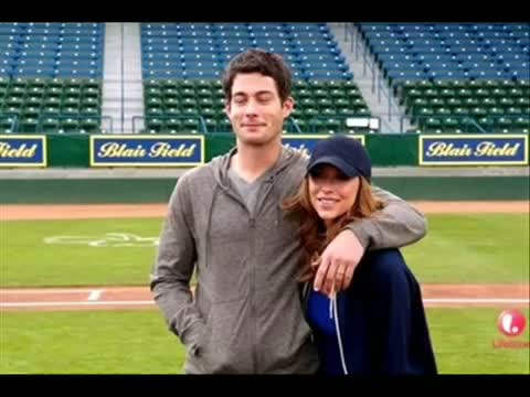 Jennifer Love Hewitt Pregnant: Actress Expecting Baby With Boyfriend Brian Hallisay
