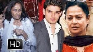 Jiah Khan Suicide Case : Suraj Pancholi's mother Zareena at Police Station