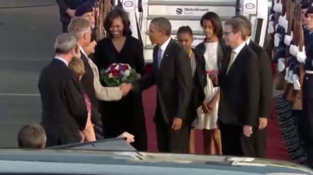 Obama Arrives in Berlin