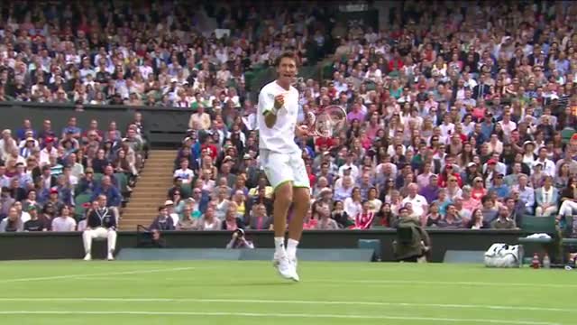 Sergiy Stakhovsky v Roger Federer - Wimbledon 2013 Day 4 Highlights