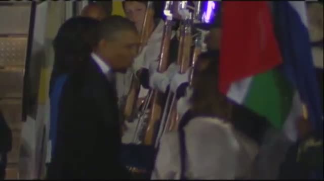 Obama Family Arrives in South Africa