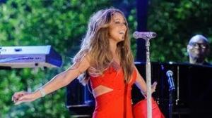 Mariah Carey Stuns In Skin-Tight Dress