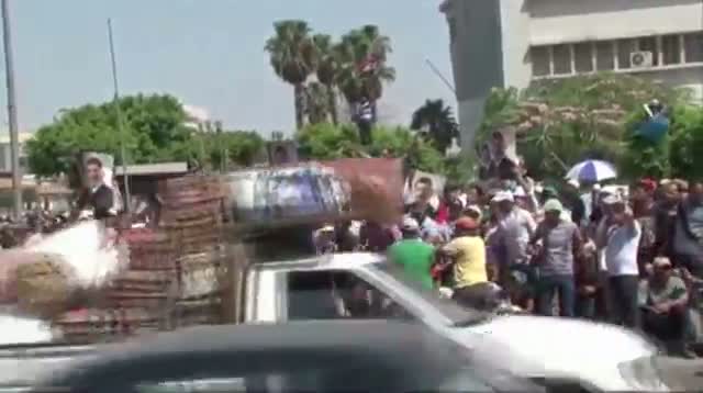 Pro, Anti-Morsi Egyptians Lock in Deadly Clashes