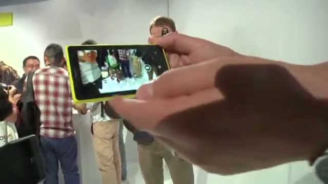 Nokia Unveils Phone With Powerful Camera