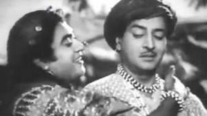 Aankh Seedhi Lagi - Kishore Kumar, Pran, Half Ticket Song
