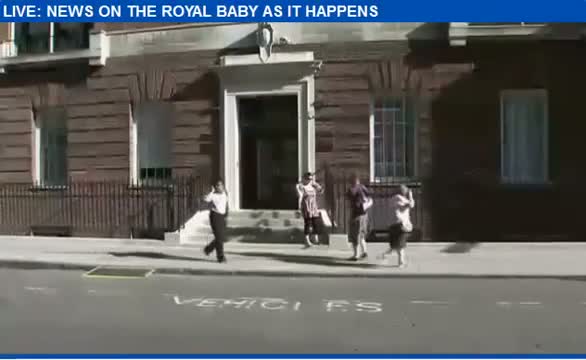 Kate Middleton BABY on the Way at St Mary's Hospital, Paddington Extra Police Arrive