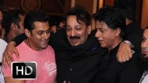 Khan War Ends: Shahrukh Khan and Salman Khan hug at Baba Siddiqui's Iftaar party.
